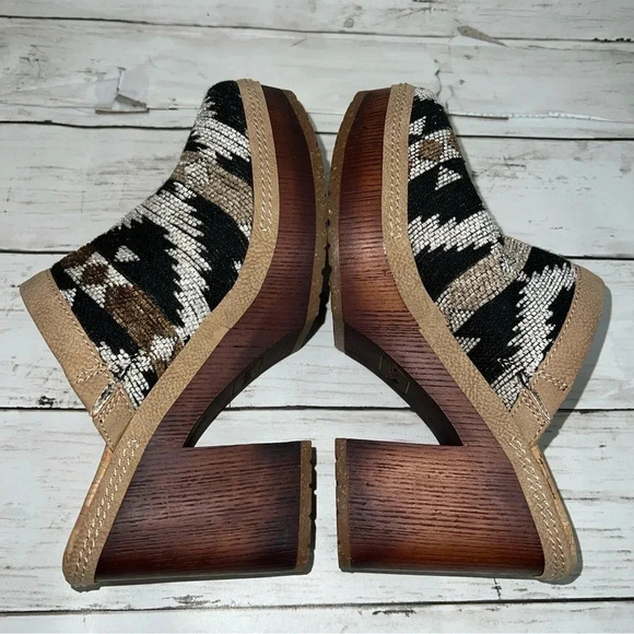 Korks Lori Clog Platform Western Boho Tan Aztec Size 6 - Picture 5 of 7